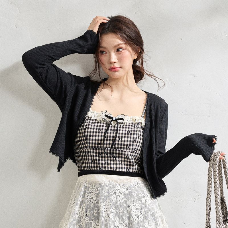 Plus-Size Women s Clothing for Adults, Korean Style Early Spring Slimming Black Cardigan with Lace Splicing and Suspender Jeans Set Cardigan M
Plus-Size Women s Clothing for Adults, Korean Style Early Spring Slimming Black Cardigan with Lace Splicing and Suspender Jeans Set Cardigan M