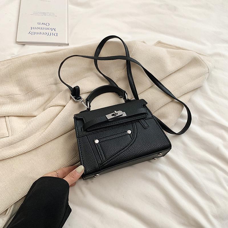 Модная сумка мини маленькая сумка женская 2025 новая сумочка на плечо сумка-мессенджер
Модная сумка мини маленькая сумка женская 2025 новая сумочка на плечо сумка-мессенджер