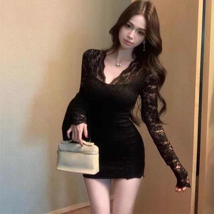 Celebrity v-neck hollowed-out lace dress for women s autumn and winter pure desire, sexy hip-wrapped mom skirt, showing body and matching skirt XL чорний
Celebrity v-neck hollowed-out lace dress for women s autumn and winter pure desire, sexy hip-wrapped mom skirt, showing body and matching skirt XL чорний