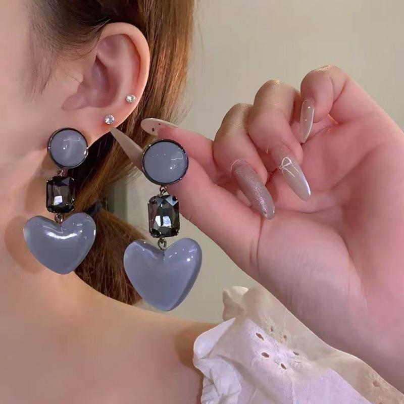Серьги-кисточки в форме сердца серого цвета для женщин, легкие, роскошные, темпераментные, универсальные серьги, индивидуальные, высококачественные серьги серый
Серьги-кисточки в форме сердца серого цвета для женщин, легкие, роскошные, темпераментные, универсальные серьги, индивидуальные, высококачественные серьги серый