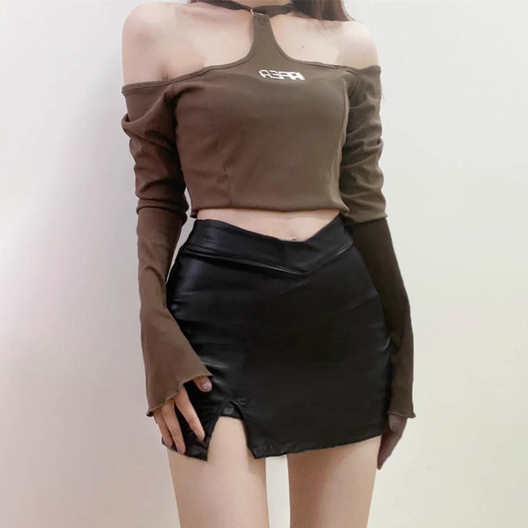 High-Waist Black Leather Midi Skirt with Slit - Fashionable Autumn Petite and Plus Size Options for Women M
High-Waist Black Leather Midi Skirt with Slit - Fashionable Autumn Petite and Plus Size Options for Women M