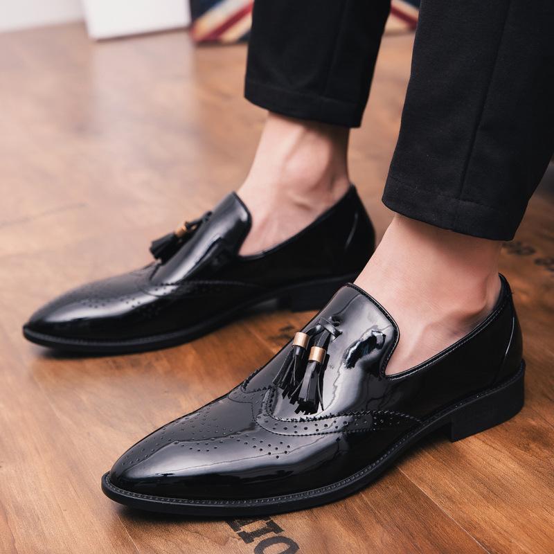 Large size leather shoes spring and autumn new fashion pointed Brock leather shoes men s British leather shoes 38 чёрный
Large size leather shoes spring and autumn new fashion pointed Brock leather shoes men s British leather shoes 38 чёрный