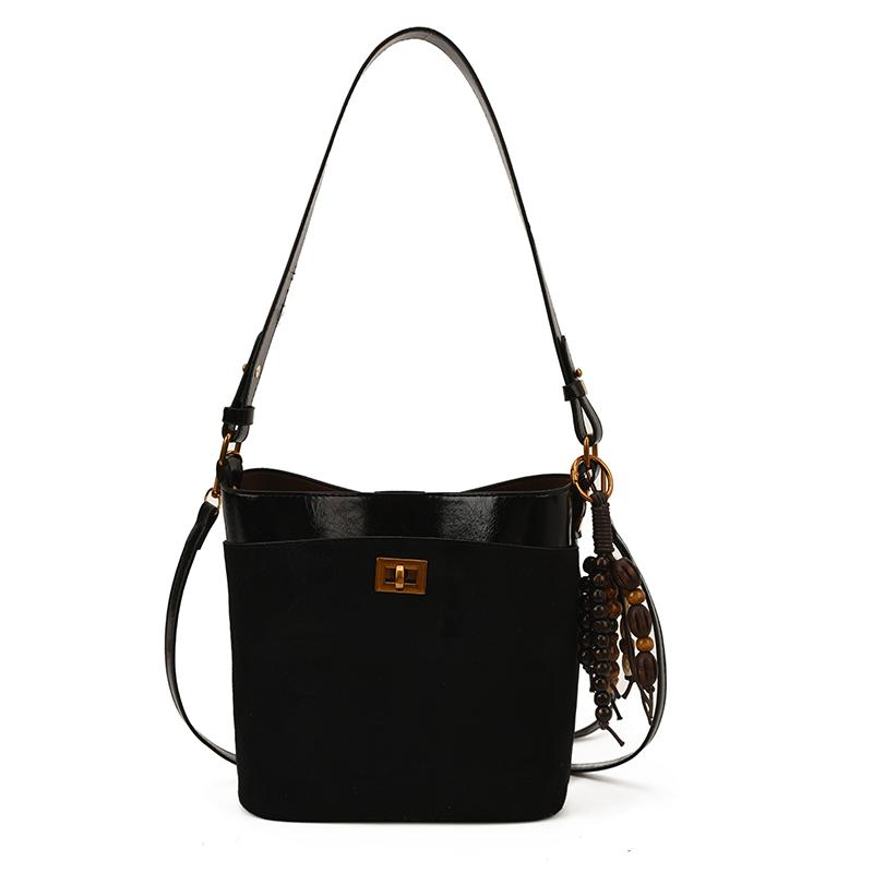 Women Retro Suede Leather Crossbody Bag 2025 Winter Underarm Bag Small Shoulder Bag Luxury Designer Handbag Purses Commuting Bag
Women Retro Suede Leather Crossbody Bag 2025 Winter Underarm Bag Small Shoulder Bag Luxury Designer Handbag Purses Commuting Bag