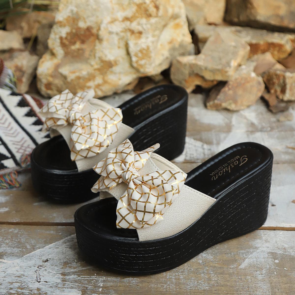 Foreign trade large size slope heel slippers women s 2025 summer new fashion bow muffin thick bottom fish mouth cool slippers women 34
Foreign trade large size slope heel slippers women s 2025 summer new fashion bow muffin thick bottom fish mouth cool slippers women 34