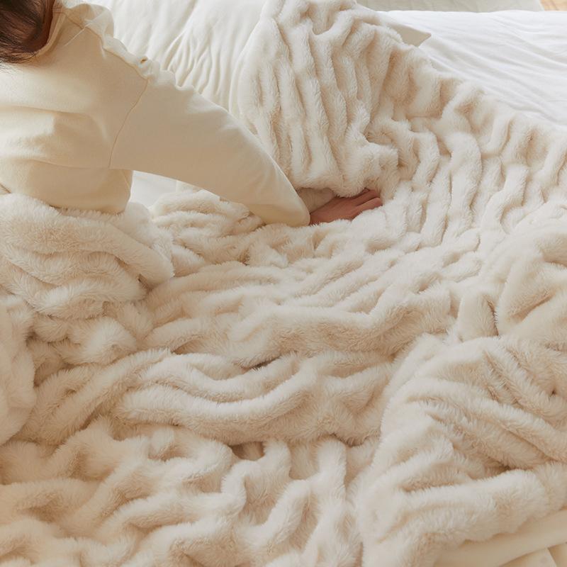 Luxury Soft Faux Rabbit Fur Blanket Winter Thickened Warm Faux Fur Blanket Soft Fluffy Throws Blankets for Sofa Bed Naps 100x150cm
Luxury Soft Faux Rabbit Fur Blanket Winter Thickened Warm Faux Fur Blanket Soft Fluffy Throws Blankets for Sofa Bed Naps 100x150cm
