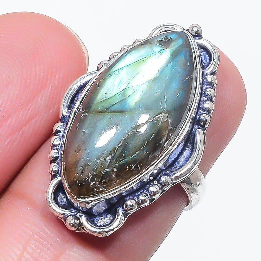 Natural Labradorite Gemstone 925 Sterling Silver Jewelry Ring Size 6 H2y63
Natural Labradorite Gemstone 925 Sterling Silver Jewelry Ring Size 6 H2y63