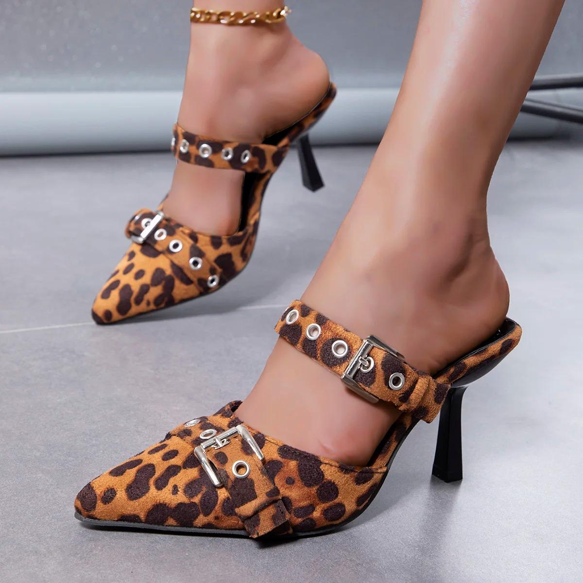 Панк-готские босоножки на высоком каблуке с металлической пряжкой, женские летние туфли 2024 года с острым носком, серебристые, женские босоножки на тонком каблуке в корейском стиле 35 леопардовый 
Панк-готские босоножки на высоком каблуке с металлической пряжкой, женские летние туфли 2024 года с острым носком, серебристые, женские босоножки на тонком каблуке в корейском стиле 35 леопардовый