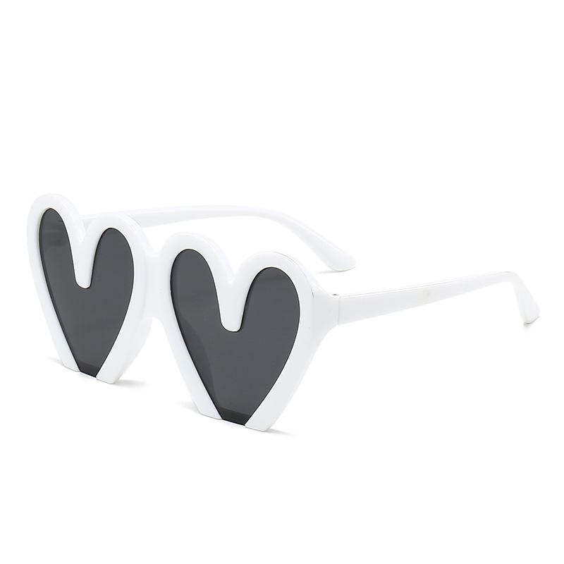 Vintage Sunglasses Women Men Heart Core Sun Glasses Female Retro Round Oculos De Sol for Male Eyewear Eye Glasses Sunglasses MULTI
Vintage Sunglasses Women Men Heart Core Sun Glasses Female Retro Round Oculos De Sol for Male Eyewear Eye Glasses Sunglasses MULTI