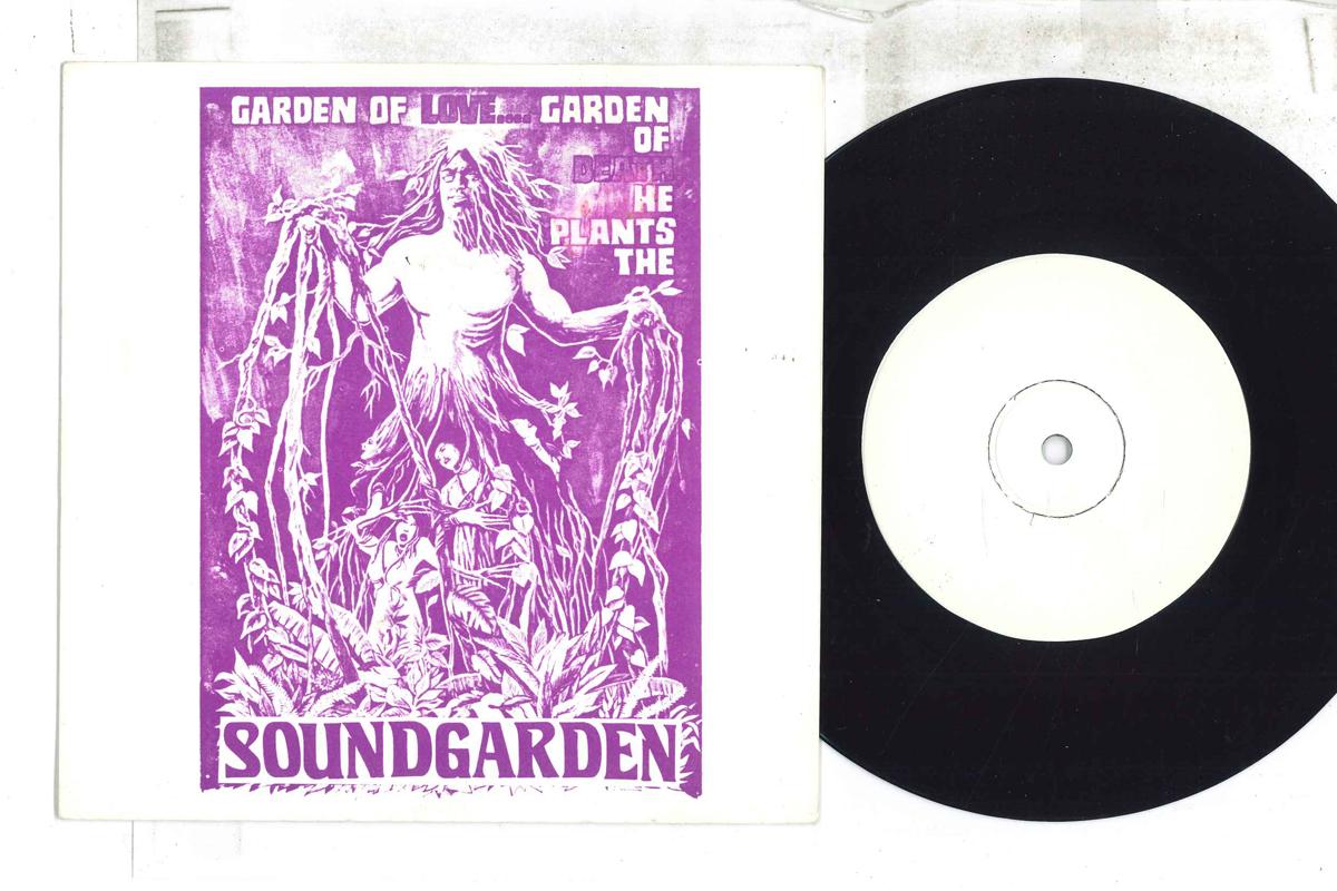7inch Record SOUNDGARDEN Live Earache My Eye Big Bottom NONE NOT ON LABEL Canada Metal Used
7inch Record SOUNDGARDEN Live Earache My Eye Big Bottom NONE NOT ON LABEL Canada Metal Used
