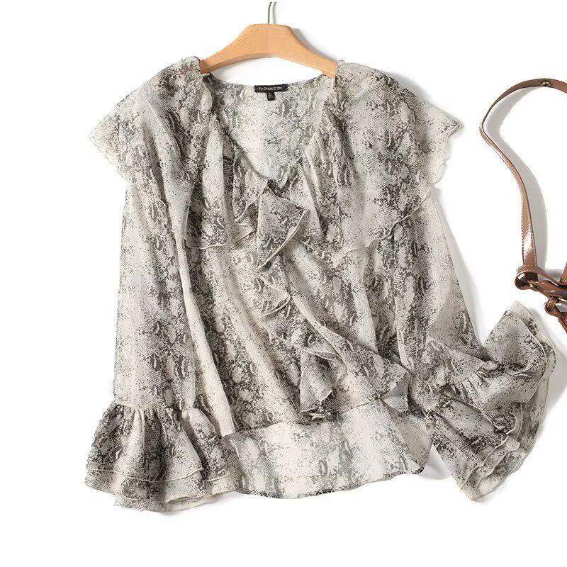 MD Women clothes French style Gentle Lightweight Snakeskin Print Frill Drape V-neck Shirts Top 05108811802 Snake Pattern L
MD Women clothes French style Gentle Lightweight Snakeskin Print Frill Drape V-neck Shirts Top 05108811802 Snake Pattern L