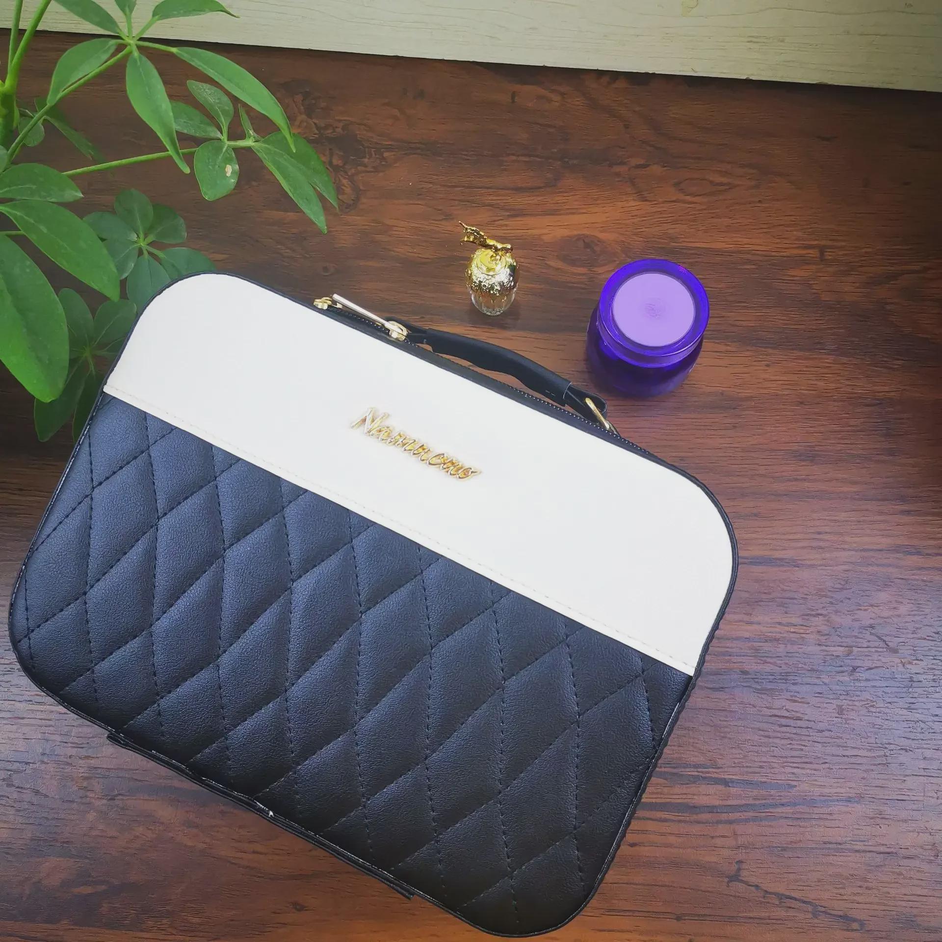 Светодиодная косметичка с большим зеркалом: Новая тенденция 2024 года в хранении косметики в путешествиях Standard without LED, Large Mirror чёрный/белый
Светодиодная косметичка с большим зеркалом: Новая тенденция 2024 года в хранении косметики в путешествиях Standard without LED, Large Mirror чёрный/белый