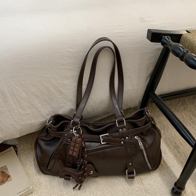 Korean Retro Tote Bag Luxury High-quality Women s Shoulder Bag Stylish Studded Belt Buckle Design Simple Casual Crossbody Bag
Korean Retro Tote Bag Luxury High-quality Women s Shoulder Bag Stylish Studded Belt Buckle Design Simple Casual Crossbody Bag