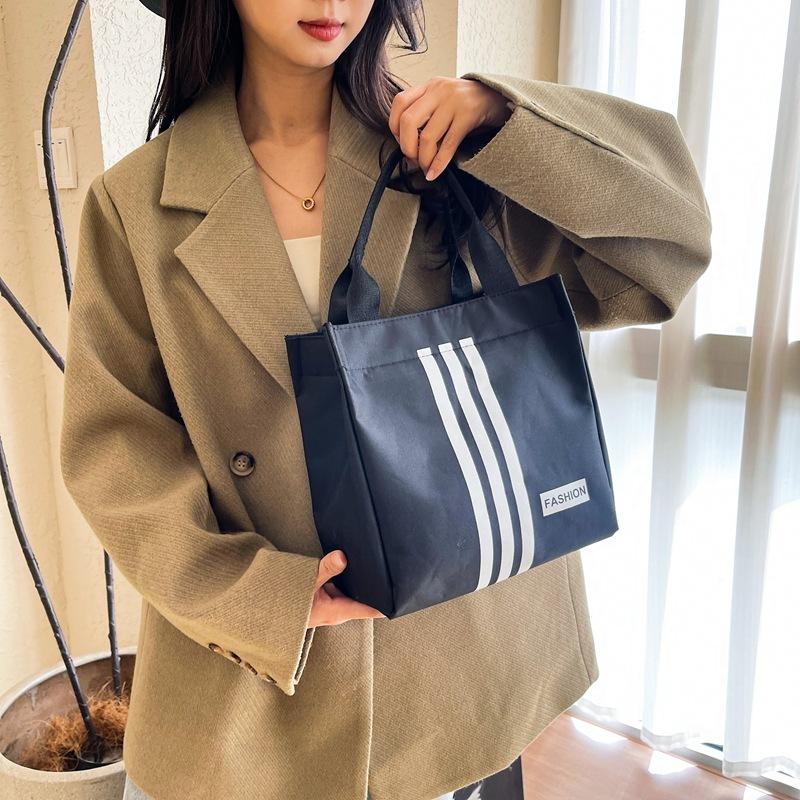 Multifunctional handbag trendy unisex casual nylon cosmetic bag go to work handbag чорний
Multifunctional handbag trendy unisex casual nylon cosmetic bag go to work handbag чорний