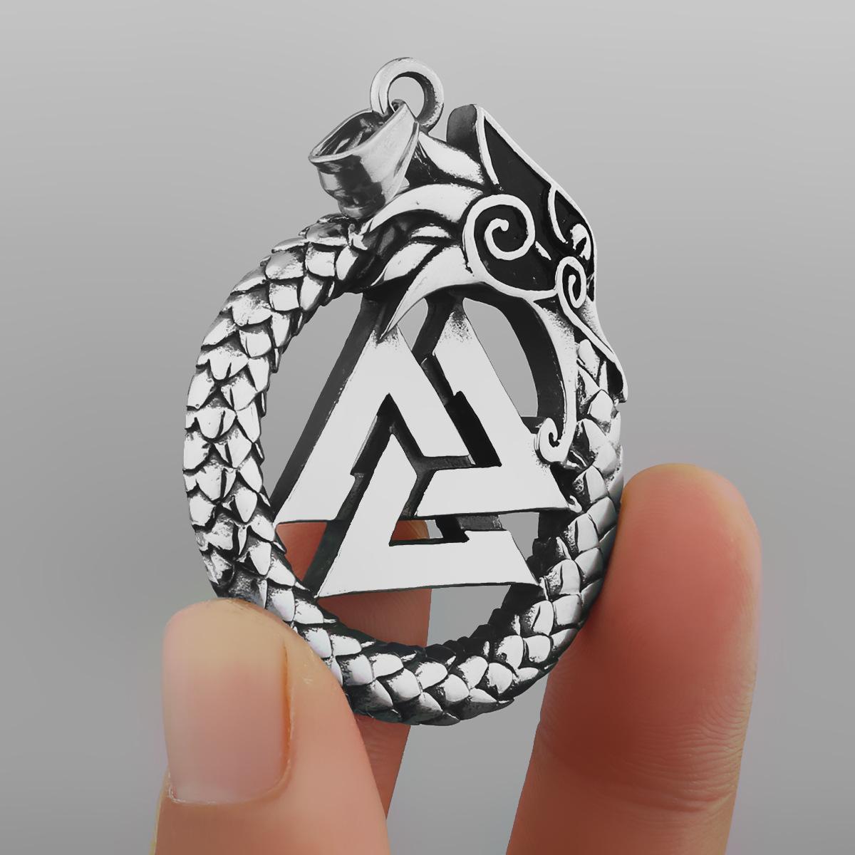 Подвеска Viking Viking Dragon Rune из титановой стали в наличии, модная подвеска в виде животного, мужская трендовая подвеска из нержавеющей стали, ожерелье
Подвеска Viking Viking Dragon Rune из титановой стали в наличии, модная подвеска в виде животного, мужская трендовая подвеска из нержавеющей стали, ожерелье