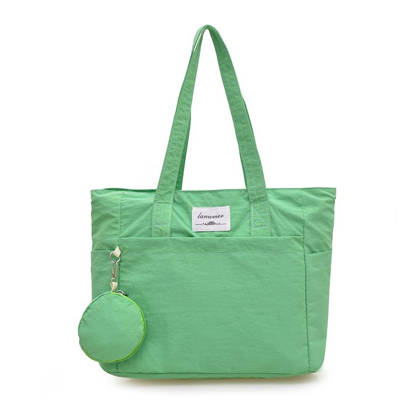 Summer new handbag light waterproof cloth bag large capacity casual women s bag shoulder commuter tote bag зелений
Summer new handbag light waterproof cloth bag large capacity casual women s bag shoulder commuter tote bag зелений