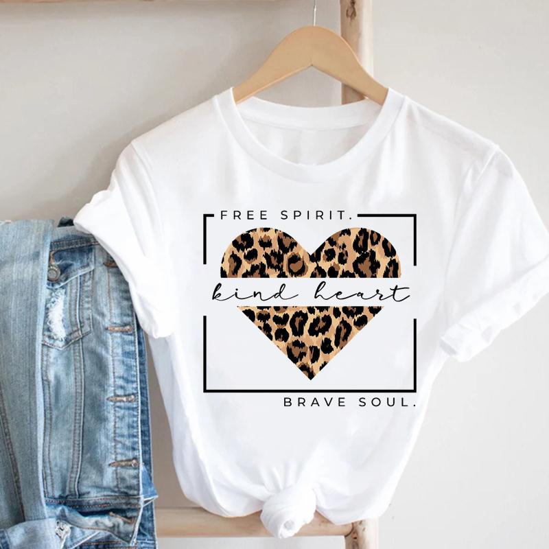 90s Tee Top Summer Fashion Women Print T-shirt Watercolor Lip Sweet Lady Female Clothing Casual Short Sleeve Graphic T-shirt 4XL
90s Tee Top Summer Fashion Women Print T-shirt Watercolor Lip Sweet Lady Female Clothing Casual Short Sleeve Graphic T-shirt 4XL