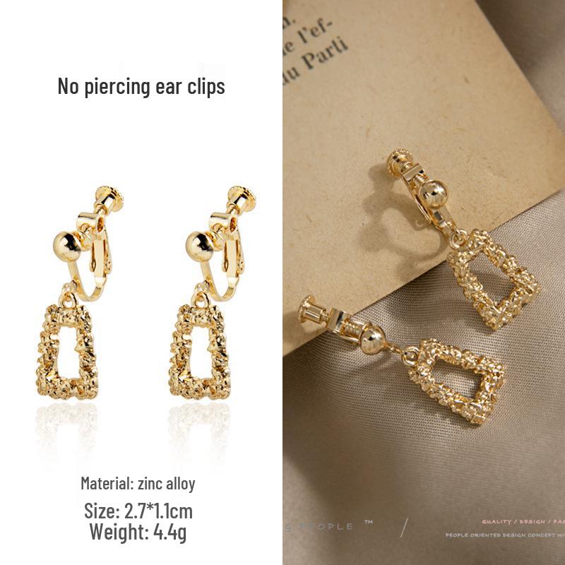 Elegant Baroque Metal Ear Cuffs for Non-Pierced Ears - Adjustable Screw Clips with a High-End Feel
Elegant Baroque Metal Ear Cuffs for Non-Pierced Ears - Adjustable Screw Clips with a High-End Feel