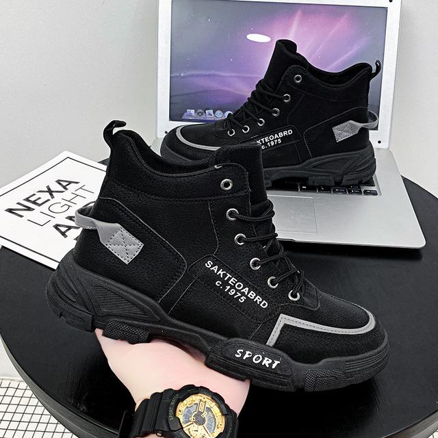 Высокие ботинки martin, мужские европейские новые роскошные уличные ботинки с круглым носком, повседневная спортивная мужская обувь Zapatos De Hombre 44 чёрный
Высокие ботинки martin, мужские европейские новые роскошные уличные ботинки с круглым носком, повседневная спортивная мужская обувь Zapatos De Hombre 44 чёрный