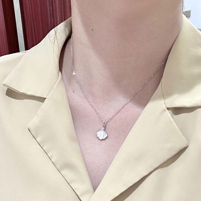 Moonstone Simple Versatile Neck Chain Premium Clavicle Super Immortal Five-piece Set White Jade Design Niche Necklace Temperament
Moonstone Simple Versatile Neck Chain Premium Clavicle Super Immortal Five-piece Set White Jade Design Niche Necklace Temperament