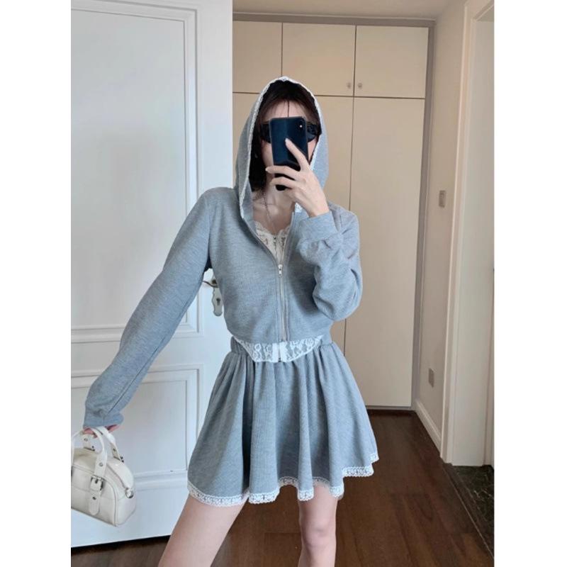 Women s Lace Hooded Sweatshirt & High-Waist Skirt Set - Early Autumn 2025 Collection XL
Women s Lace Hooded Sweatshirt & High-Waist Skirt Set - Early Autumn 2025 Collection XL