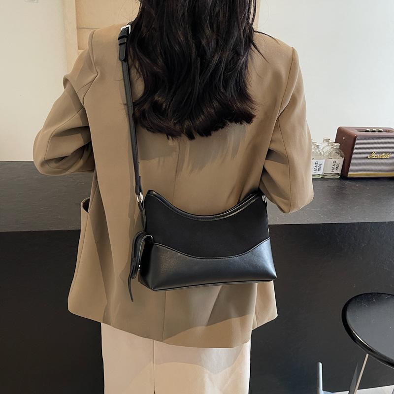 Frosted retro small bag 2025 new women s bag popular messenger bag single shoulder underarm bucket bag 26*10*14 чёрный
Frosted retro small bag 2025 new women s bag popular messenger bag single shoulder underarm bucket bag 26*10*14 чёрный