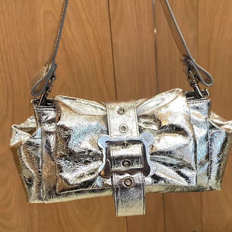 New Style Empress Dowager Leather Shoulder Bag - Pleated, Lacquer Surface, Spicy Rivets, Solid Color, Casual Shoulder Design
New Style Empress Dowager Leather Shoulder Bag - Pleated, Lacquer Surface, Spicy Rivets, Solid Color, Casual Shoulder Design