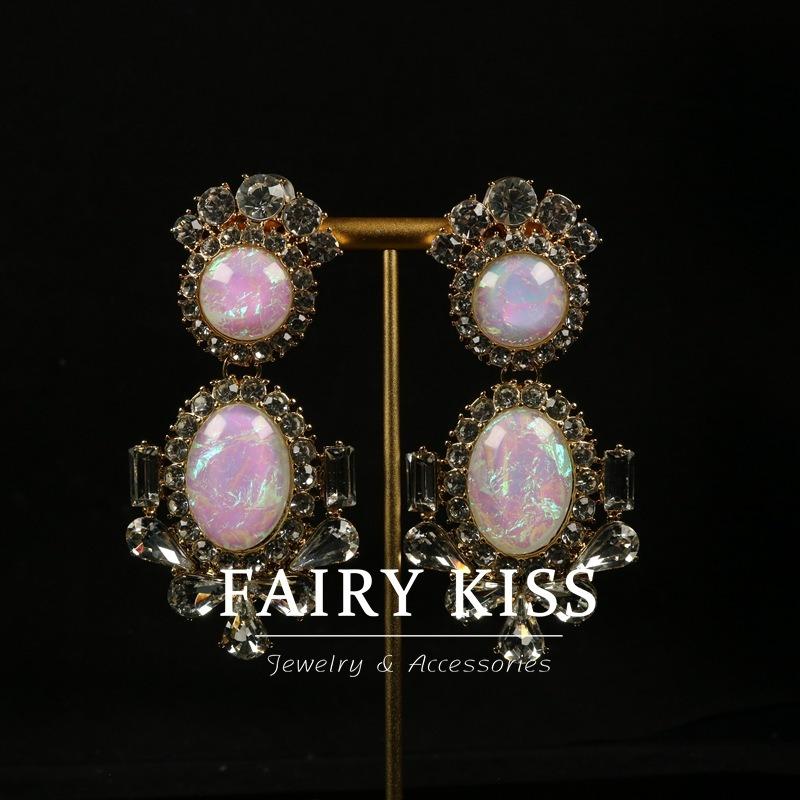 Heavy Industry Atmospheric Inlaid Rhinestones Color Changeable High-end Pink Temperament Women s Earrings
Heavy Industry Atmospheric Inlaid Rhinestones Color Changeable High-end Pink Temperament Women s Earrings