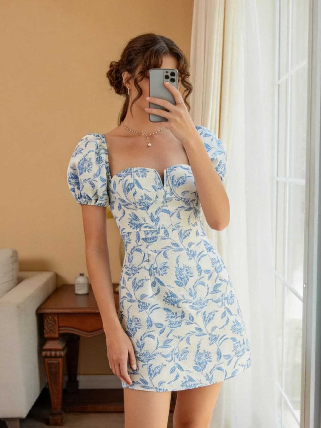 French floral dress women s summer new bubble sleeve waist A-shaped skirt fresh and sweet short skirt L синій
French floral dress women s summer new bubble sleeve waist A-shaped skirt fresh and sweet short skirt L синій