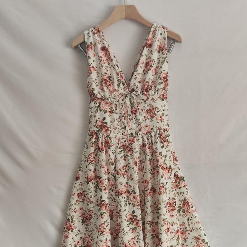 Summer European and American style fashionable printed V-neck temperament slim fit suspender dress S
Summer European and American style fashionable printed V-neck temperament slim fit suspender dress S
