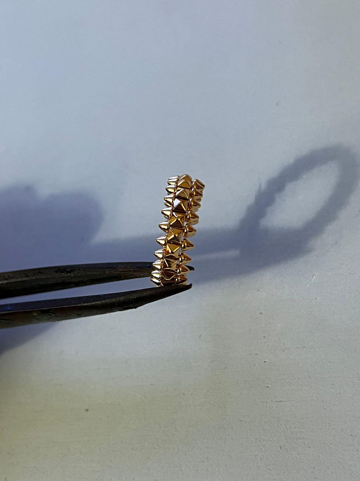 Kajia V Gold Висока версія Кільце-цвях з кульковою головкою, Покриття 18K рожевим золотом, Європейська та американська мода. Size 9 рожевий колір золота
Kajia V Gold Висока версія Кільце-цвях з кульковою головкою, Покриття 18K рожевим золотом, Європейська та американська мода. Size 9 рожевий колір золота