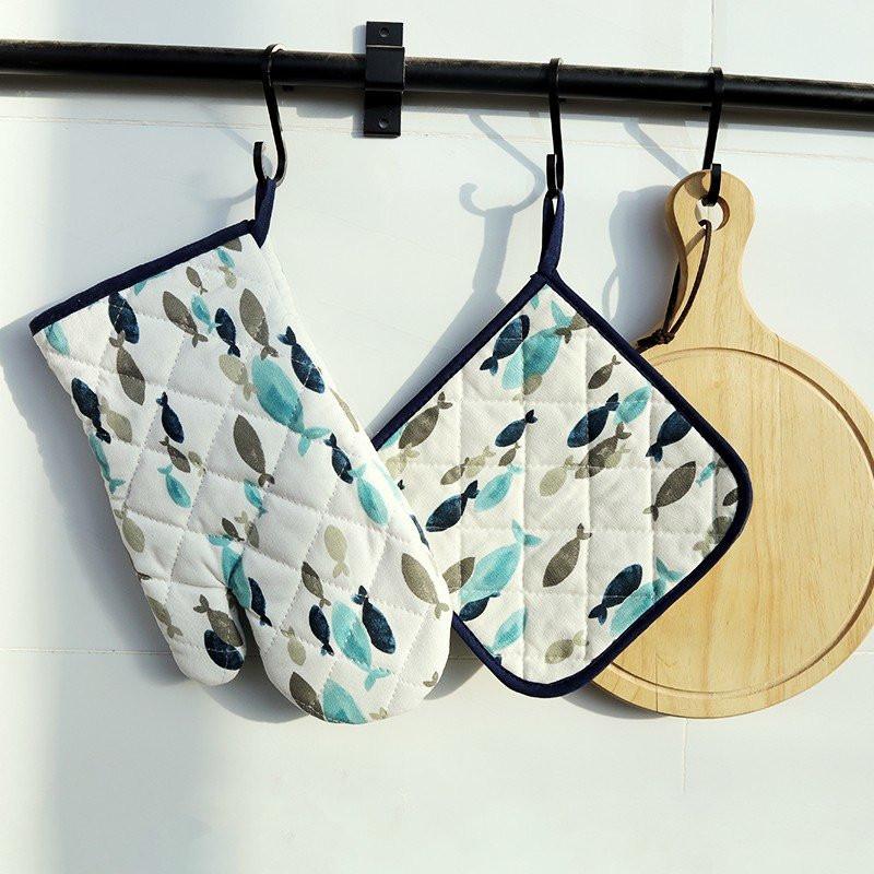 1Pc Mediterranean Style Blue Fish Cotton Hanging Kitchen Microwave Glove Baking Insulation Pad Coaster Cup Mat S
1Pc Mediterranean Style Blue Fish Cotton Hanging Kitchen Microwave Glove Baking Insulation Pad Coaster Cup Mat S