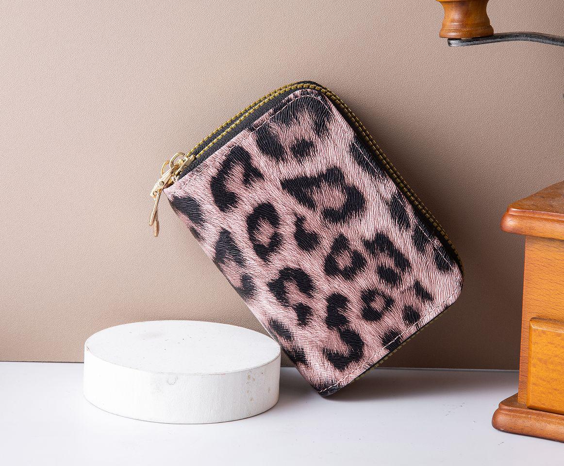 Leopard Print Accordion Wallet: Women s Double Zipper Coin Purse & Multi-Card Holder
Leopard Print Accordion Wallet: Women s Double Zipper Coin Purse & Multi-Card Holder