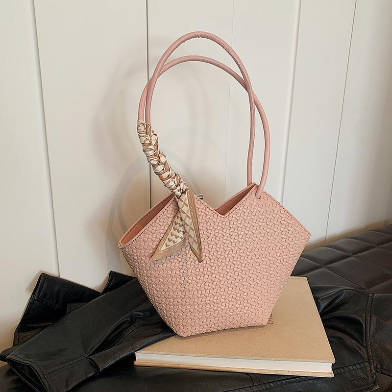 Underarm bag women s new casual tote bag women s summer high-end fashion shoulder bag зелений
Underarm bag women s new casual tote bag women s summer high-end fashion shoulder bag зелений
