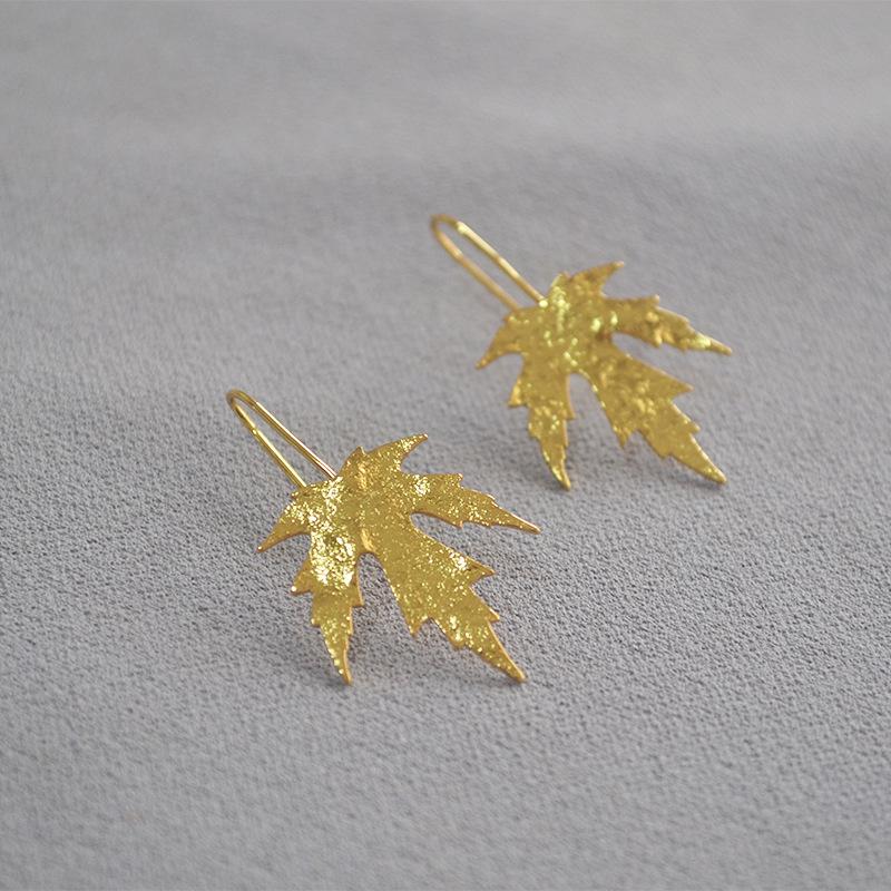 Gold-Plated Ginkgo and Maple Leaf Earrings for Women
Gold-Plated Ginkgo and Maple Leaf Earrings for Women