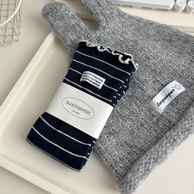 Socks girls fall and winter ins tide sun fungus edge pinstripe versatile cloth label middle tube pile socks one size fits all
Socks girls fall and winter ins tide sun fungus edge pinstripe versatile cloth label middle tube pile socks one size fits all
