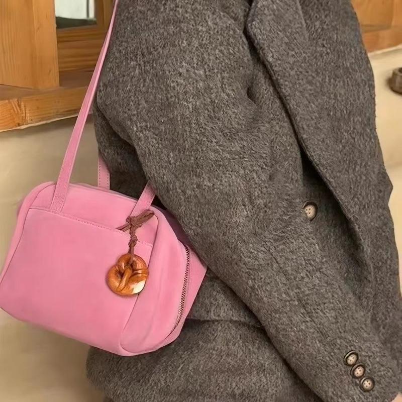 Korean version ins style toast small square bag women s new fashion high-end small fragrant style shoulder messenger bag
Korean version ins style toast small square bag women s new fashion high-end small fragrant style shoulder messenger bag