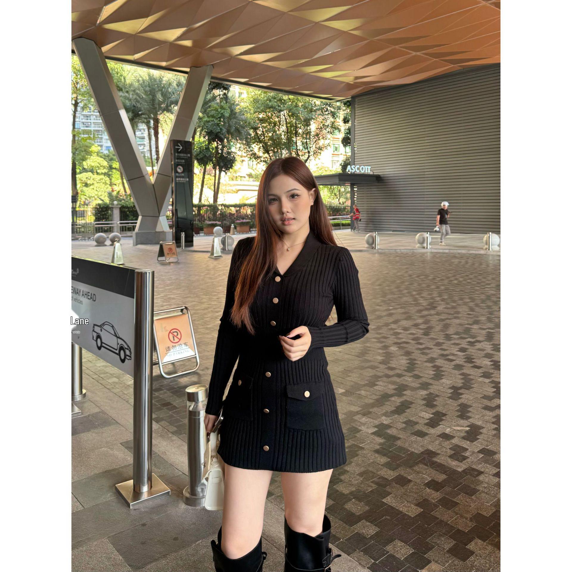 Bear Chili Black Knit Dress - Winter Style, Waist-Cinching, Slim-Fit, Hip-Lifting, Fur Accents for Women Large
Bear Chili Black Knit Dress - Winter Style, Waist-Cinching, Slim-Fit, Hip-Lifting, Fur Accents for Women Large