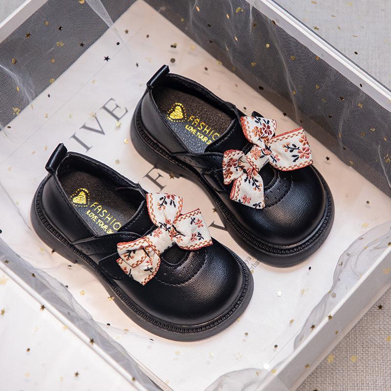 Children s small leather shoes 2025 spring and autumn new foreign princess shoes medium and small children s soft-soled pastoral women s round head 21-25 yards FCL shot 50 pairs чёрный
Children s small leather shoes 2025 spring and autumn new foreign princess shoes medium and small children s soft-soled pastoral women s round head 21-25 yards FCL shot 50 pairs чёрный