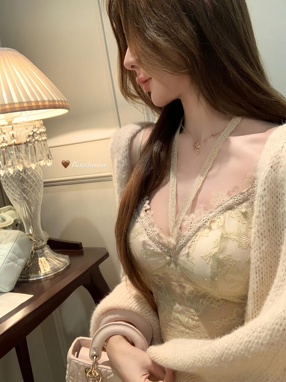 Lace Camisole Christmas Outfit with Chest Pads for Women - Bai Shui Nü Diao Diao Small хаки
Lace Camisole Christmas Outfit with Chest Pads for Women - Bai Shui Nü Diao Diao Small хаки