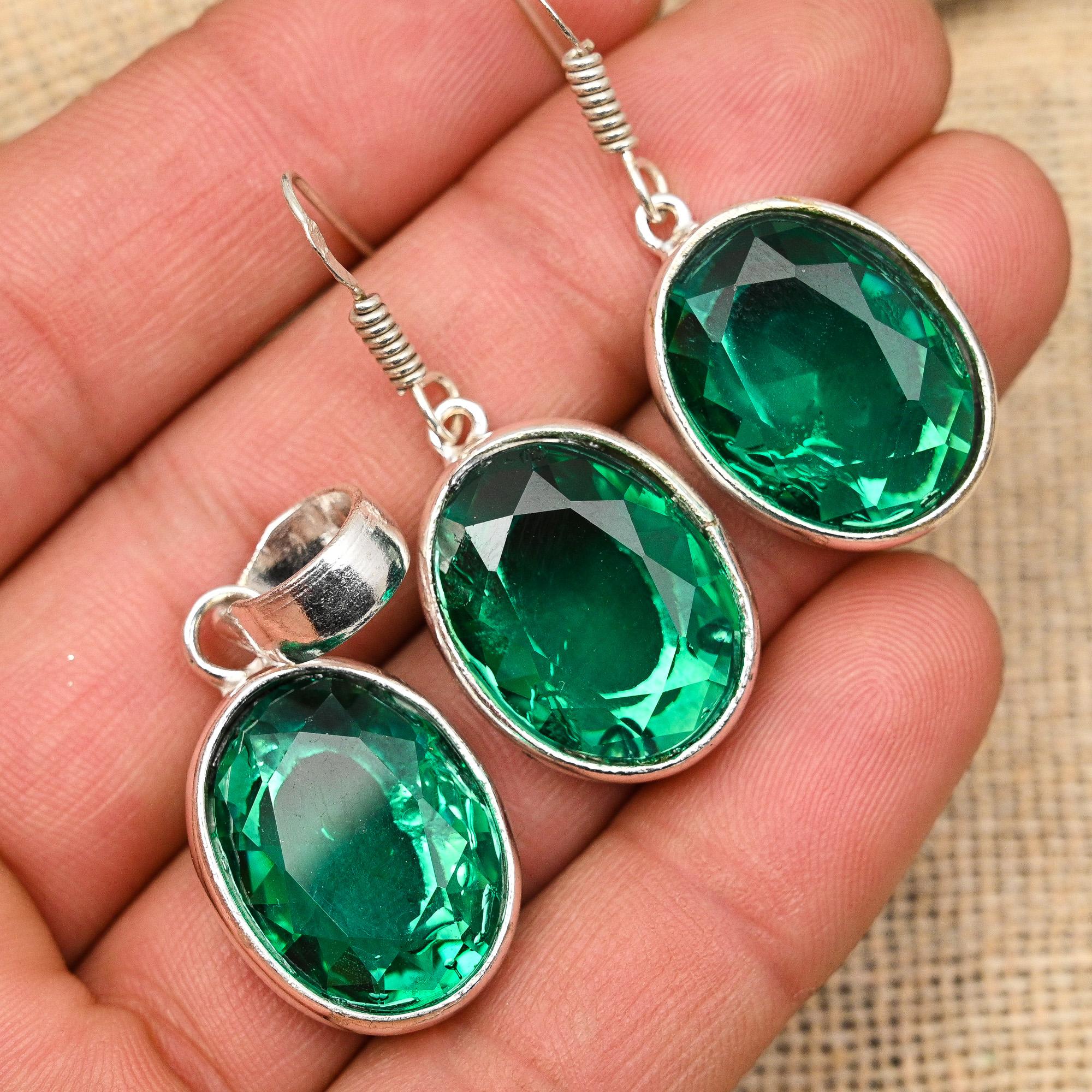 Комплект ювелирных изделий с подвеской и серьгами из стерлингового серебра 925 пробы с индиколитом для нее 
Комплект ювелирных изделий с подвеской и серьгами из стерлингового серебра 925 пробы с индиколитом для нее