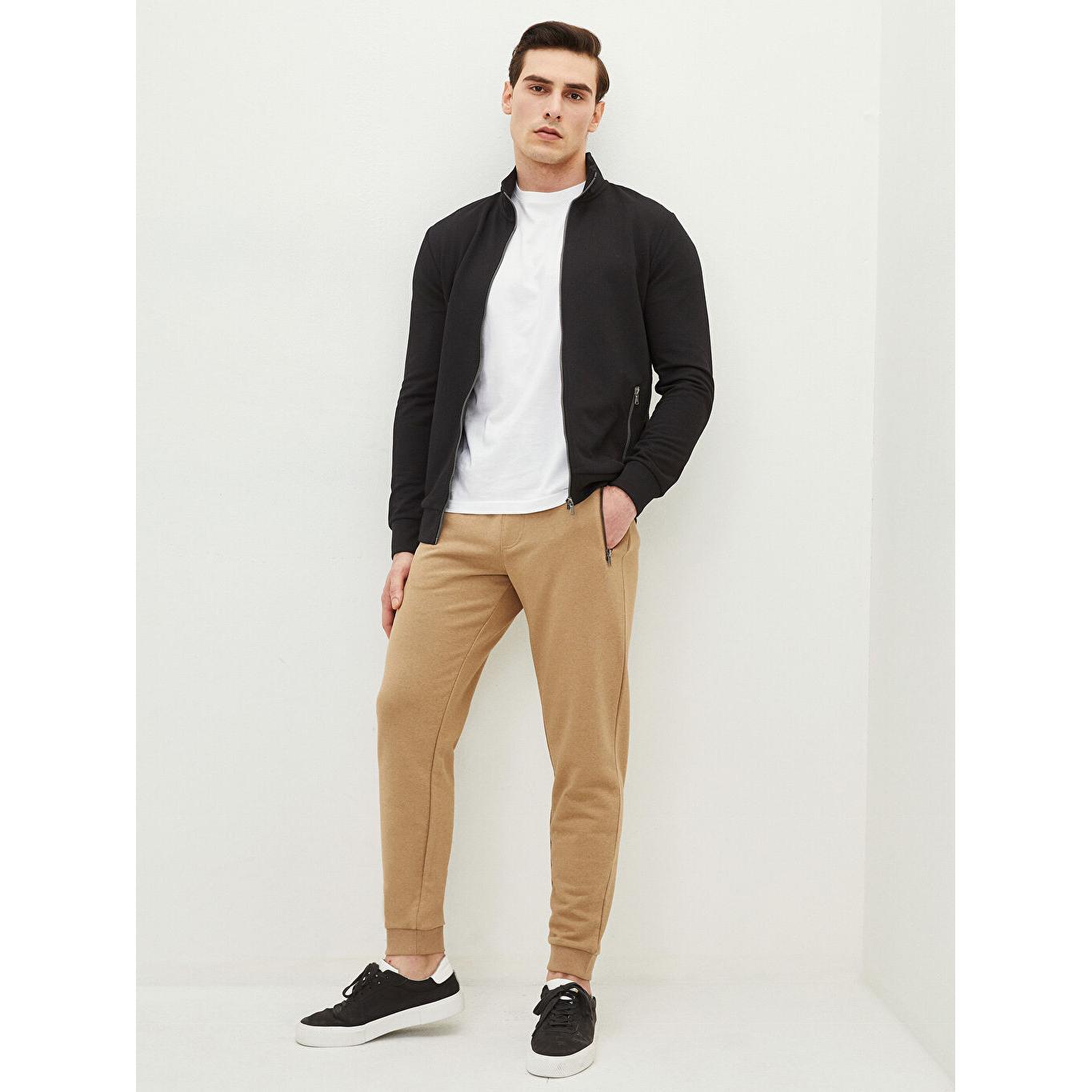 Мужские спортивные штаны Standard Fit коричневого цвета
Мужские спортивные штаны Standard Fit коричневого цвета