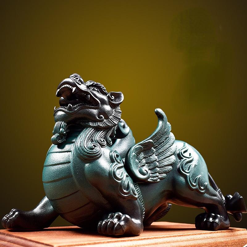 Zisha Zhaocai Pixiu Home Furnishings Creative Beast Office Opening Dehua Ceramic Gift Home Decoration
Zisha Zhaocai Pixiu Home Furnishings Creative Beast Office Opening Dehua Ceramic Gift Home Decoration