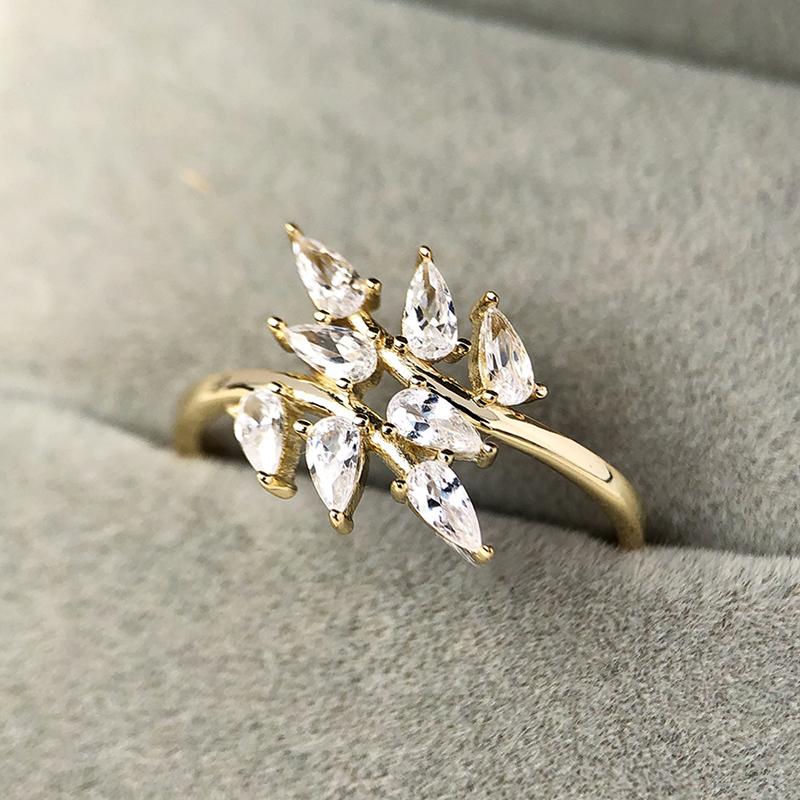 Huitan Elegant Water Drop Zirconia Rings Female Engagement Zircon Leaf Shape Copper Color/Gold Color Finger Accessories Gift 10
Huitan Elegant Water Drop Zirconia Rings Female Engagement Zircon Leaf Shape Copper Color/Gold Color Finger Accessories Gift 10