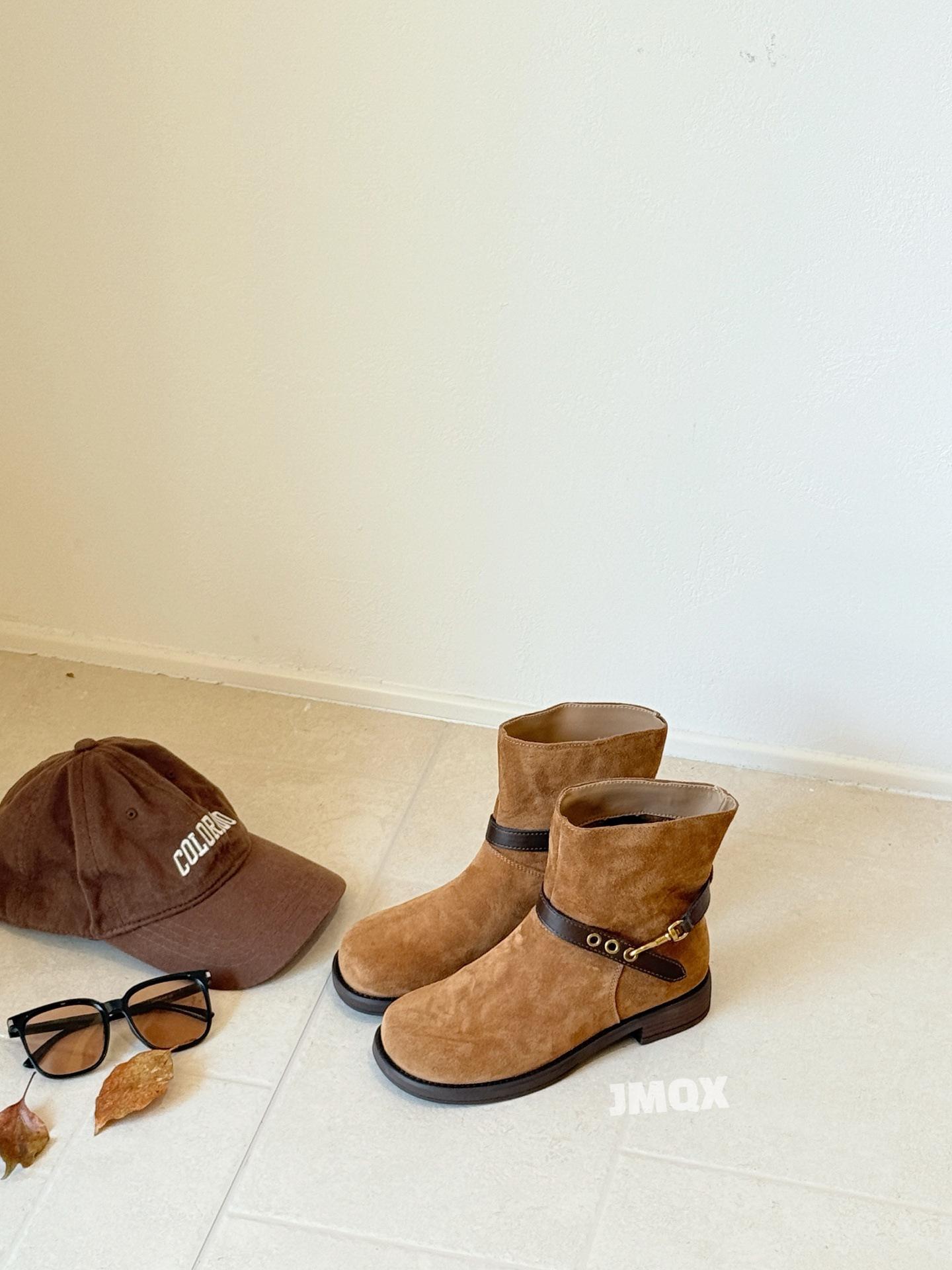 2025 autumn new leather thick-soled heightened and thin British style women s versatile soft-soled retro lace-up casual Martin boots 35
2025 autumn new leather thick-soled heightened and thin British style women s versatile soft-soled retro lace-up casual Martin boots 35