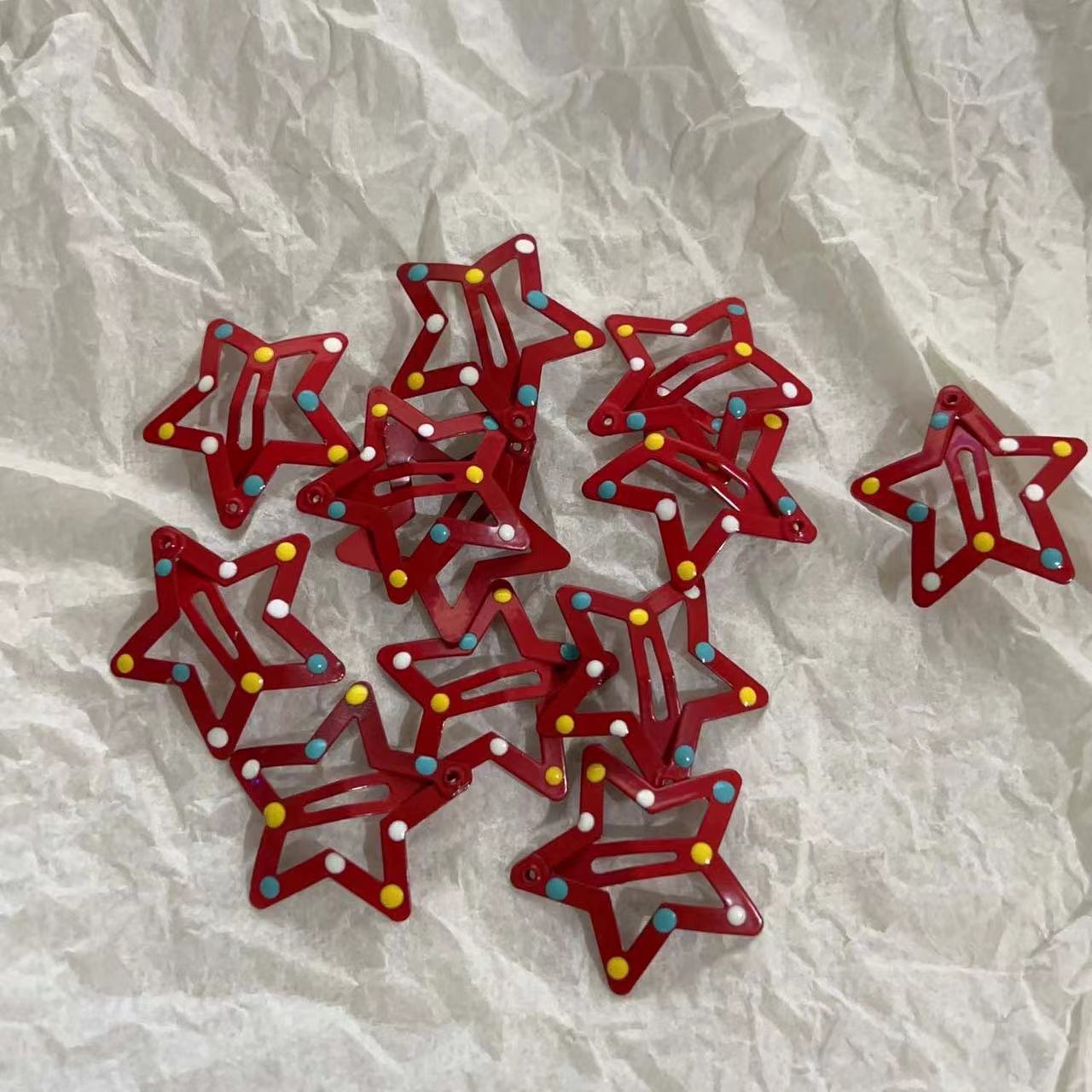 Y2K Red Dot Star Hair Clips Women Girls Filigree Star Metal Snap Clip Hairpins Barrettes Hair Barrettes Hairgrips Headdress 2pcs
Y2K Red Dot Star Hair Clips Women Girls Filigree Star Metal Snap Clip Hairpins Barrettes Hair Barrettes Hairgrips Headdress 2pcs