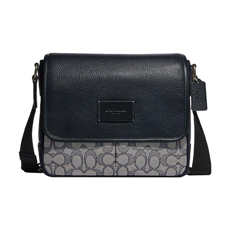 COACH crossbody bag Map 25 classic presbyopic print color block magnetic buckle flap closure cow leather patchwork shoulder medium size men s midnight синій
COACH crossbody bag Map 25 classic presbyopic print color block magnetic buckle flap closure cow leather patchwork shoulder medium size men s midnight синій