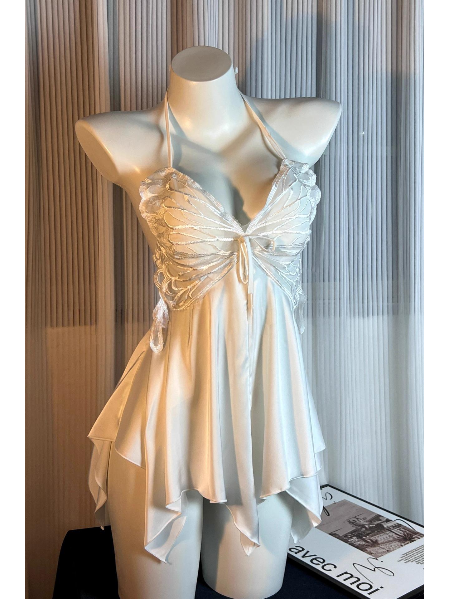 Spicy Nightdress with Chest Pads: Sexy, High-End Ice Silk Homewear for Women, Autumn & Winter, Plus Size, Pure Desire Style with Bow. X-Large
Spicy Nightdress with Chest Pads: Sexy, High-End Ice Silk Homewear for Women, Autumn & Winter, Plus Size, Pure Desire Style with Bow. X-Large