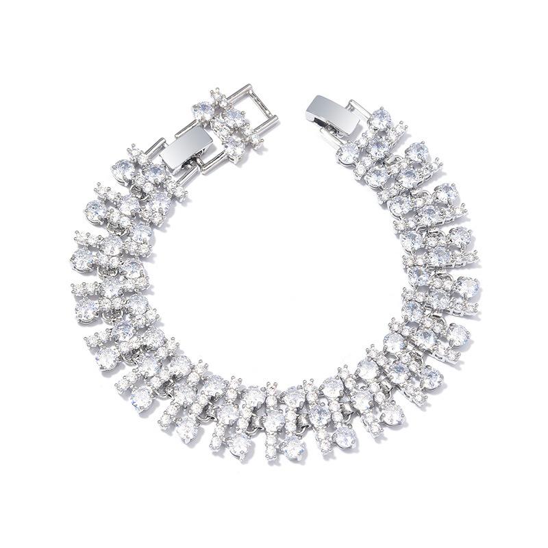 Новый европейский и американский роскошный цветочный браслет из циркония высокого класса, изысканный и элегантный, не выцветающий для женщин
Новый европейский и американский роскошный цветочный браслет из циркония высокого класса, изысканный и элегантный, не выцветающий для женщин