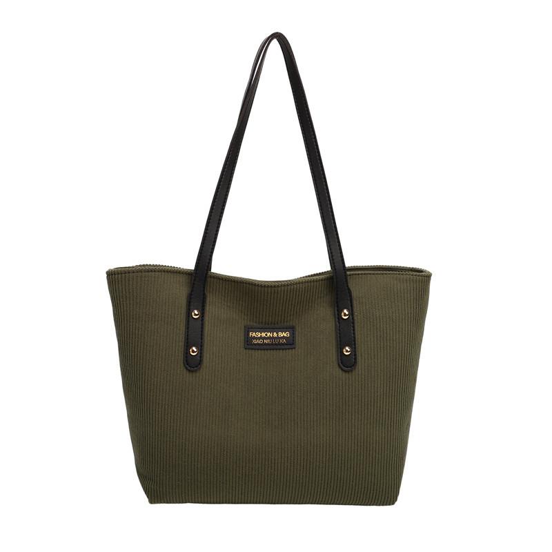 Large capacity velvet autumn and winter new casual solid color simple commuting shoulder portable tote bag зелений
Large capacity velvet autumn and winter new casual solid color simple commuting shoulder portable tote bag зелений