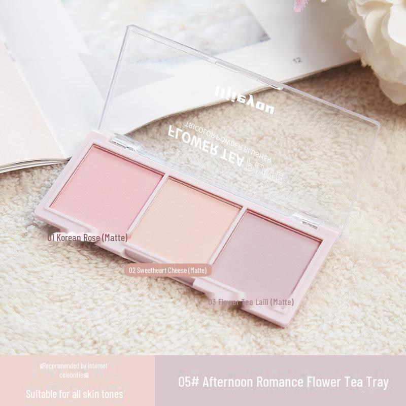 Палитра румян и хайлайтера Tricolor: Кремовые румяна, тени для век, контуринг для всех тонов кожи tray
Палитра румян и хайлайтера Tricolor: Кремовые румяна, тени для век, контуринг для всех тонов кожи tray